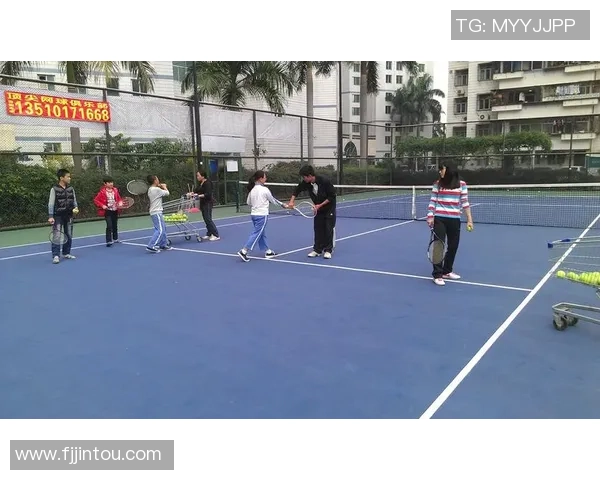 深圳网球队技术揭秘：网球巨献背后的训练与策略分析